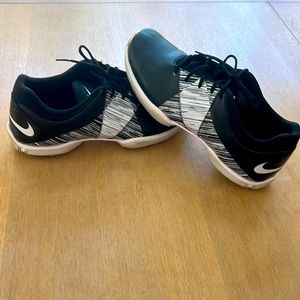 ⛳️Nike golf shoes. EUC. Black